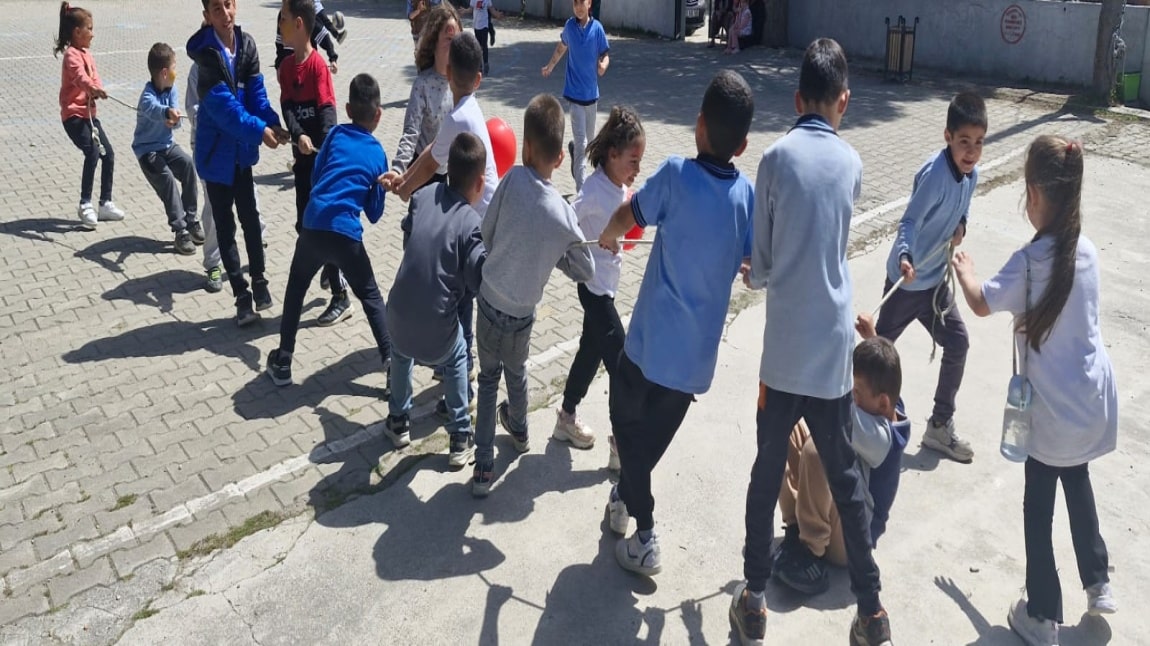 İLÇE GENÇLİK SPOR MÜDÜRLÜĞÜ ÖĞRENCİLERİMİZLE ETKİNLİK YAPTI